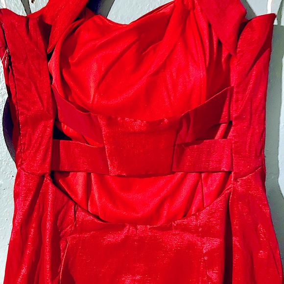 RED SATIN CREPE SHORT PARTY DRESS - Picture 6 of 7